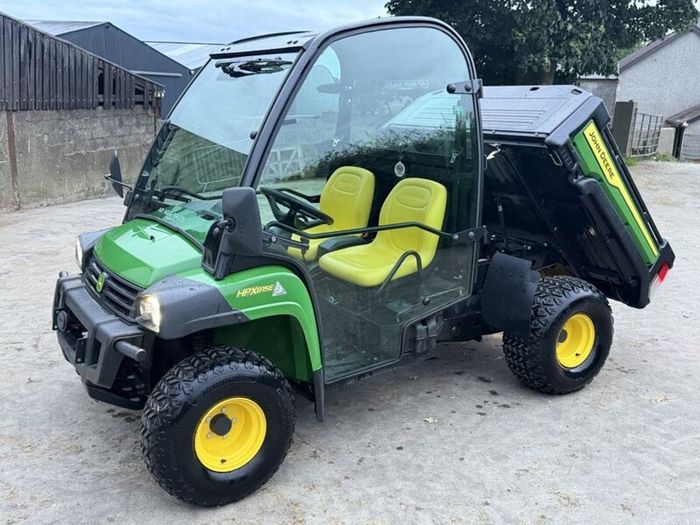 2022 John Deere Gator Hpx815e