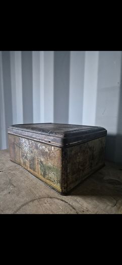 antique colman tin