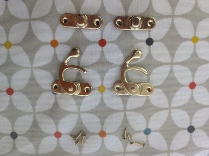 Cheap Brass Effect Hook Latches For Small Box