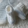 Hand Knit : Premature Baby Cardigan, Hat & Bootie Set: 5-7lbs Image 3