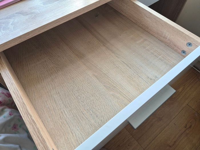 Office desk + chair