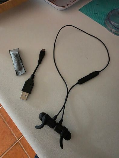Wireless headphones, Anker Bluetooth headphones