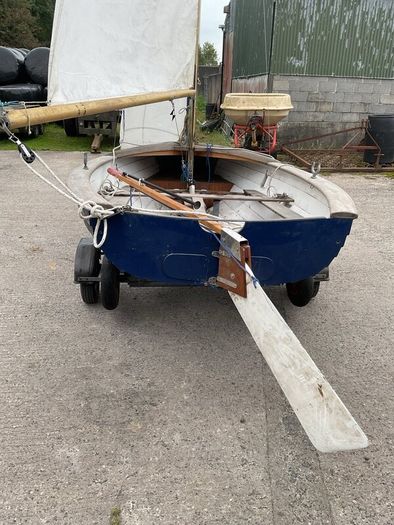 Sailing dingy