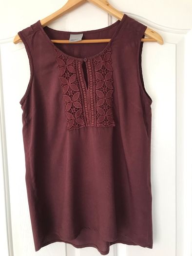 Like New: Vero Moda Ladies Top (Size Small)
