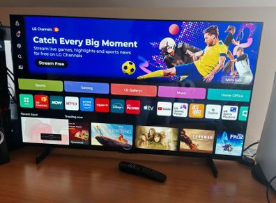 LG C3 OLED Evo 42" 4K Smart TV Excellent Condition Original Box