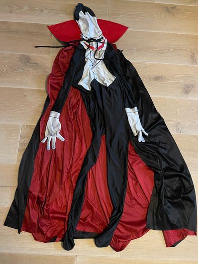 Vampire Dracula Halloween fancy dress