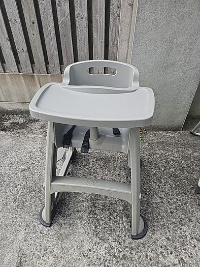 Rubbermaid commercial high chair