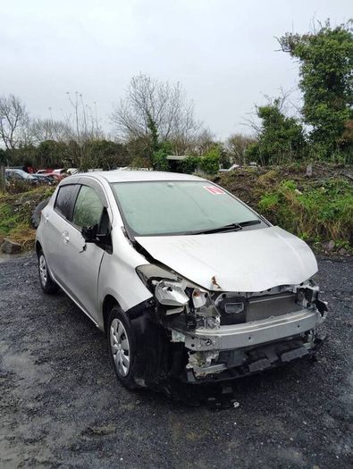 Breaking Toyota vitz 2013