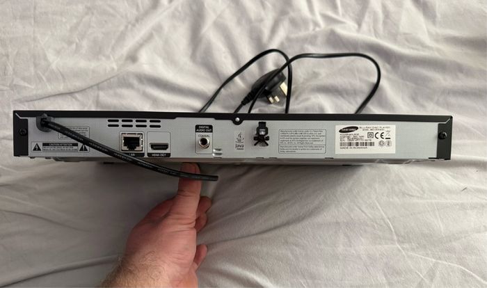 Samsung BD-E5500 Blu-Ray Player (NO REMOTE)