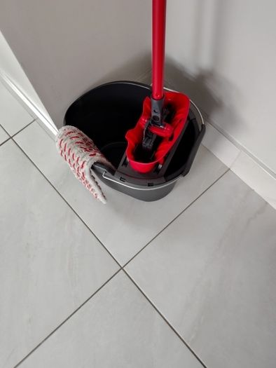 Vileda Ultramax Complete Mop and Bucket Set Black/Red