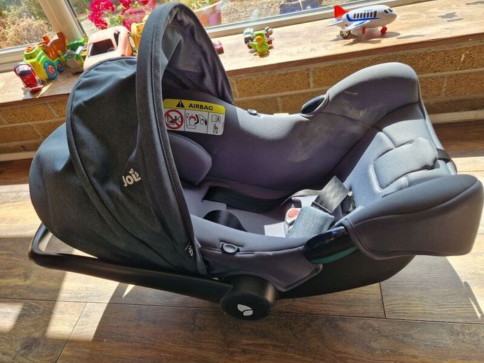 Joie Chrome DLX Trio 3-in-1 Travel System Bundle with i-Snug 2 Car Seat and ISOFix