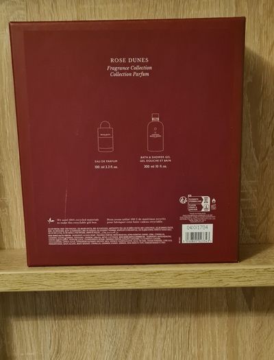 RRP 184e Rose Dunes Fragrance Collection  Eau De Parfum 100 Ml .  Bath & Shower Gel 300 Ml.   3 available. See my other skin and haircare ads also by clicking buysell151