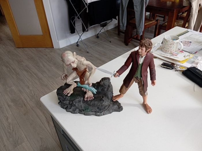 Neca Frodo and Gollum Lotr 1/4 scale figures