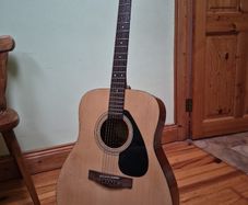 Yamaha F310 Acoustic Guitar