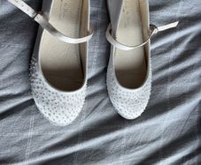 Girls shoes