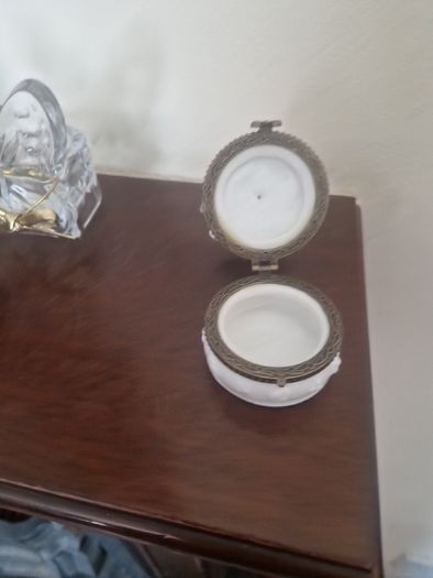 cherub trinket box