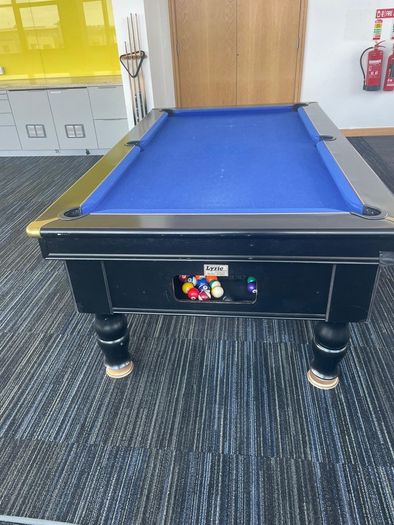 Pool table