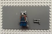lego super heroes sh0384 Rocket Raccoon minifigure - Dark Blue and Reddish Brown Outfit, Dark Bluish Gray Head