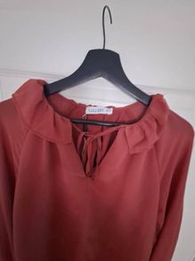 Coral top
