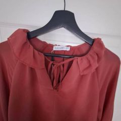 Coral top