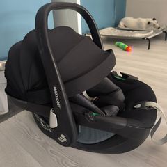 Maxi Cosi pebble 360 i-size essential black Car seat