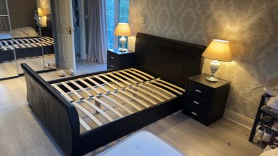 King Size Bed + 2 Bedside Lockers