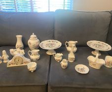 Aynsley Pembroke China, 17 pieces