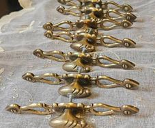 7 x Vintage Ornate Brass Pull Handles