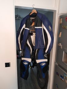 Richa leather suit as new medium 2 piece