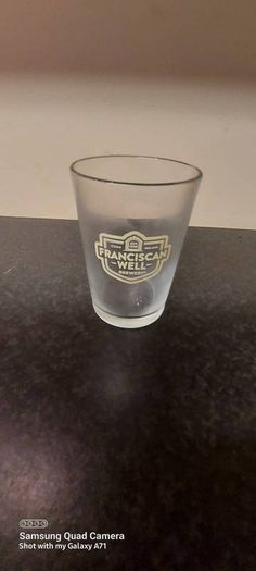 franciscan well cork glass , prefect condition, price includes post to anywhere in Ireland, thank you,or if buyer collects cheaper. Take as is