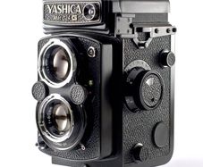 Yashica mat 124g