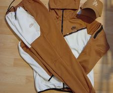 Nike Tracksuit & Matching LA Cap