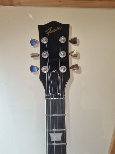 Les Paul Style Electric Guitar