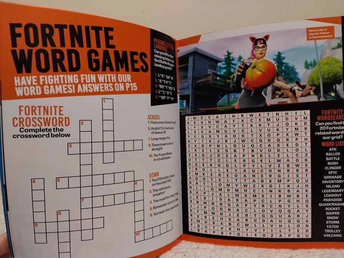 Fortnite Books and stickers in metal Tin case