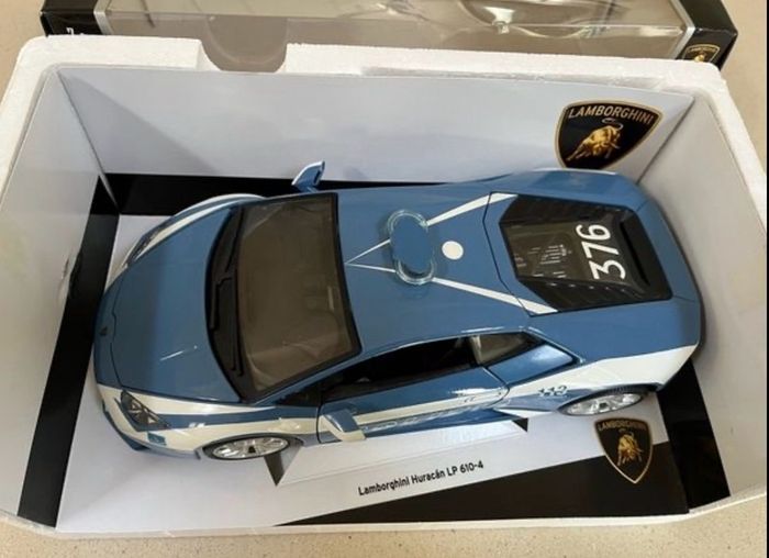 Lamborghini Huracan LP 610-4 Polizia 1/18 Burago Rare