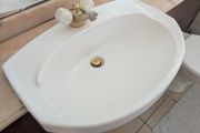 Amitage Shanks bathroom sinks and bath