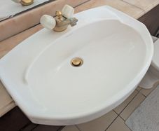 Amitage Shanks bathroom sinks and bath