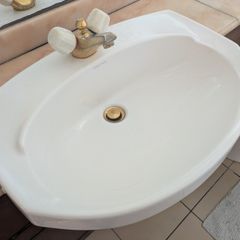 Amitage Shanks bathroom sinks and bath