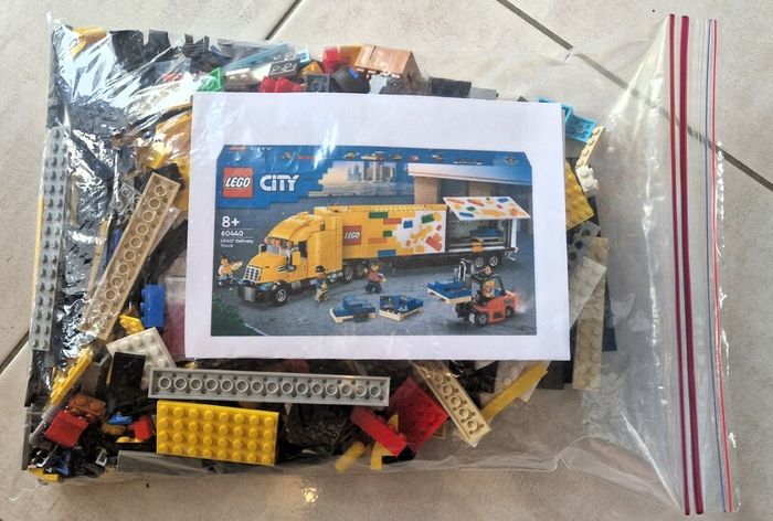 LEGO City - 60440 - Yellow Delivery Truck - Used set