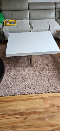White Coffee table with steel legs