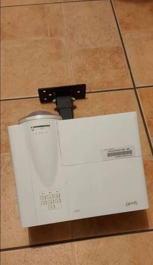 projector with wall bracket