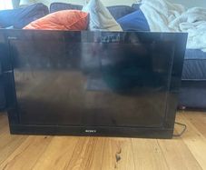 Nintendo Wii plus Sony TV plus Walk Bracket