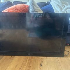 Nintendo Wii plus Sony TV plus Walk Bracket