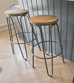 2 kitchen stools, lovely condition,  D18