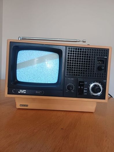 Vintage JVC 3040 Solid State Portable TV | Retro 1970s