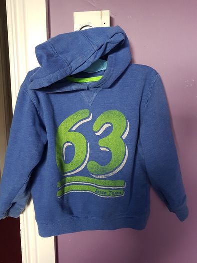 4-5 years old hoodies .7 e each