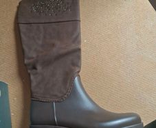 welly boots