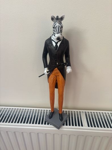 Giraffe figurine