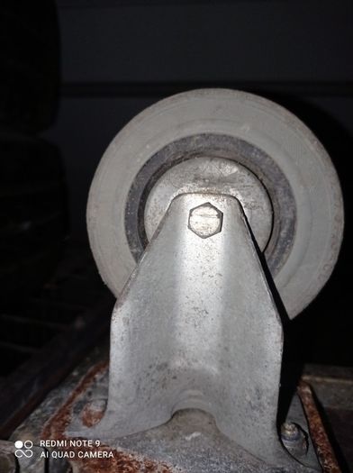 Swivel castor wheels 360 degrees