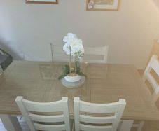 kitchen tables and chairs